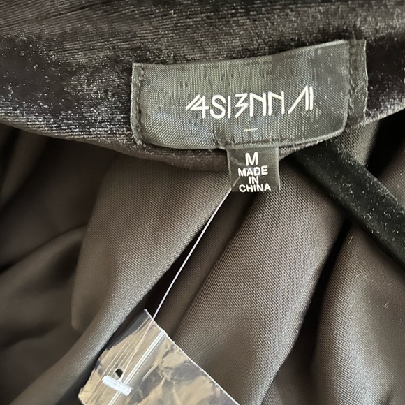 Jolene Velvet Dress 🤩 NWT - Picture 7 of 8